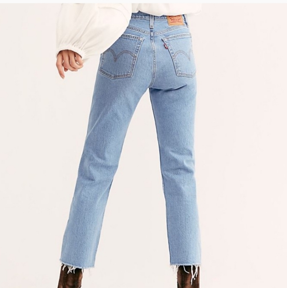 Levi's WEDGIE Premium High Rise Jeans - Picture 3 of 8